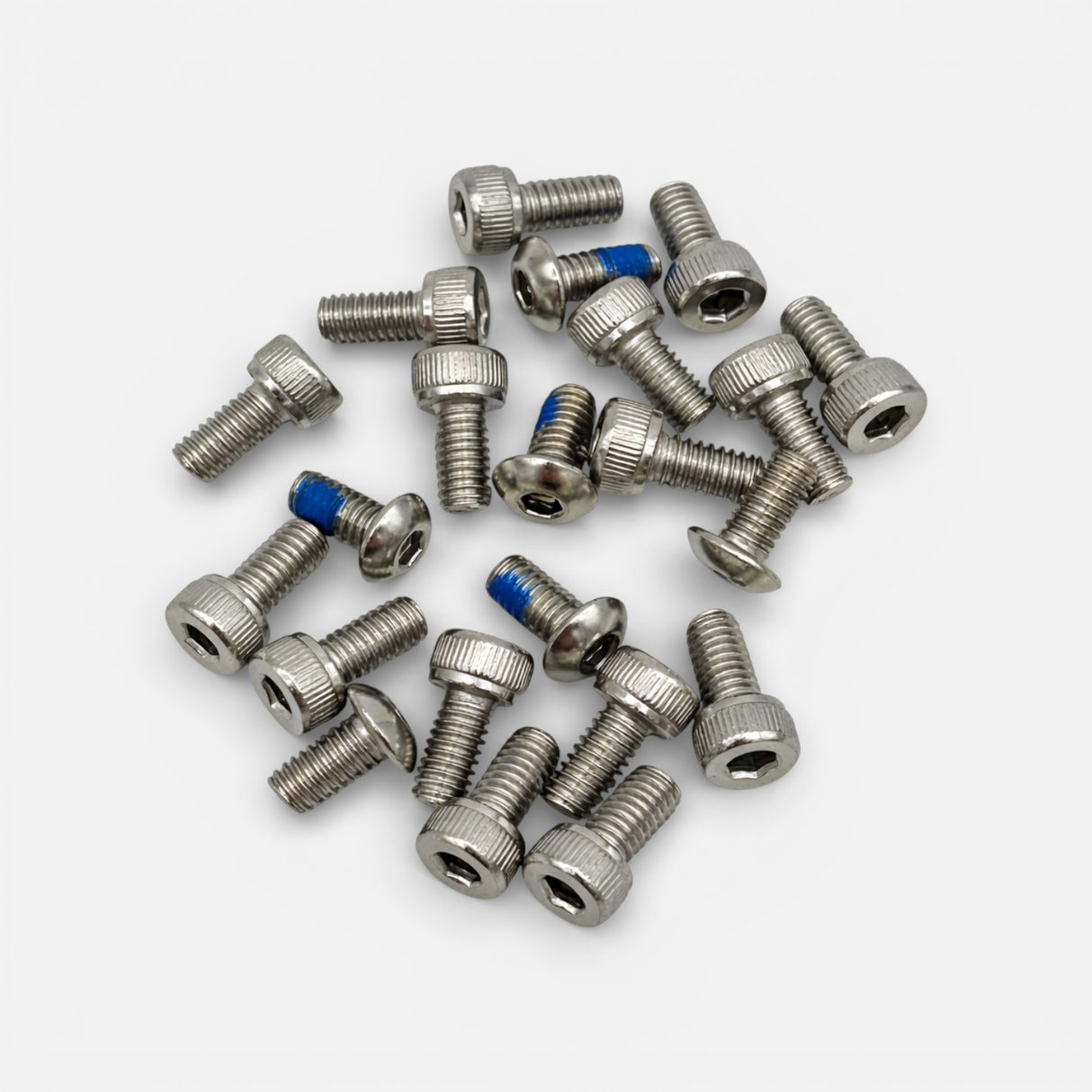 Terrassenschraube (M4x8 x6 + M4x8x16 x6) – Dualtron Pop